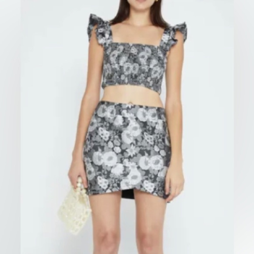 Kourt Tela Matching Skirt and Crop Top Silver Gray Black Floral Design M